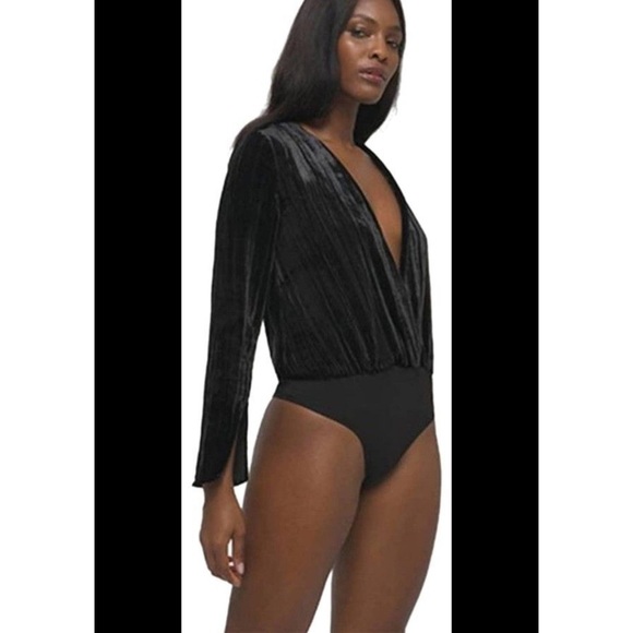 Good American - VELVET LONG SLEEVE DEEP V BODYSUIT